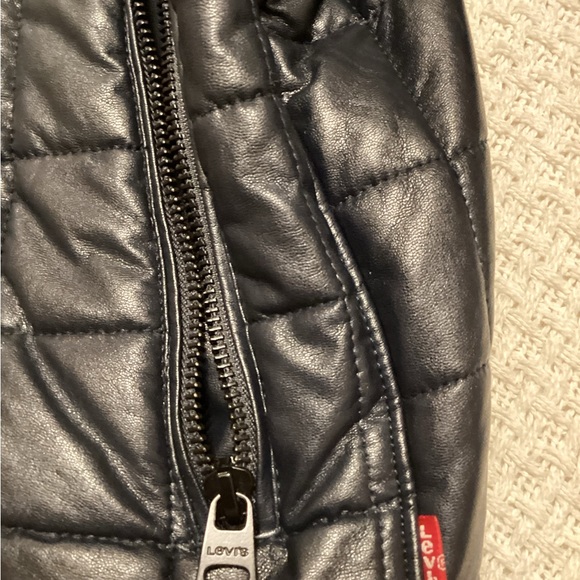 Levi's Faux Leather Diamond Quilted Bomber Jacket - Picture 3 of 6